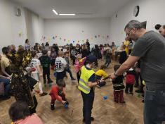 Maškarní karneval pořádaný spolkem "Naše škola Hostašovice"