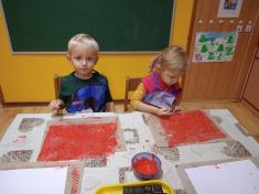otisky z&nbsp;bublinkové fólie - rozvoj manipulačních dovedností