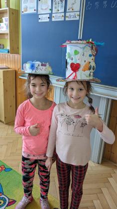 Výroba klobouků ve školní družině